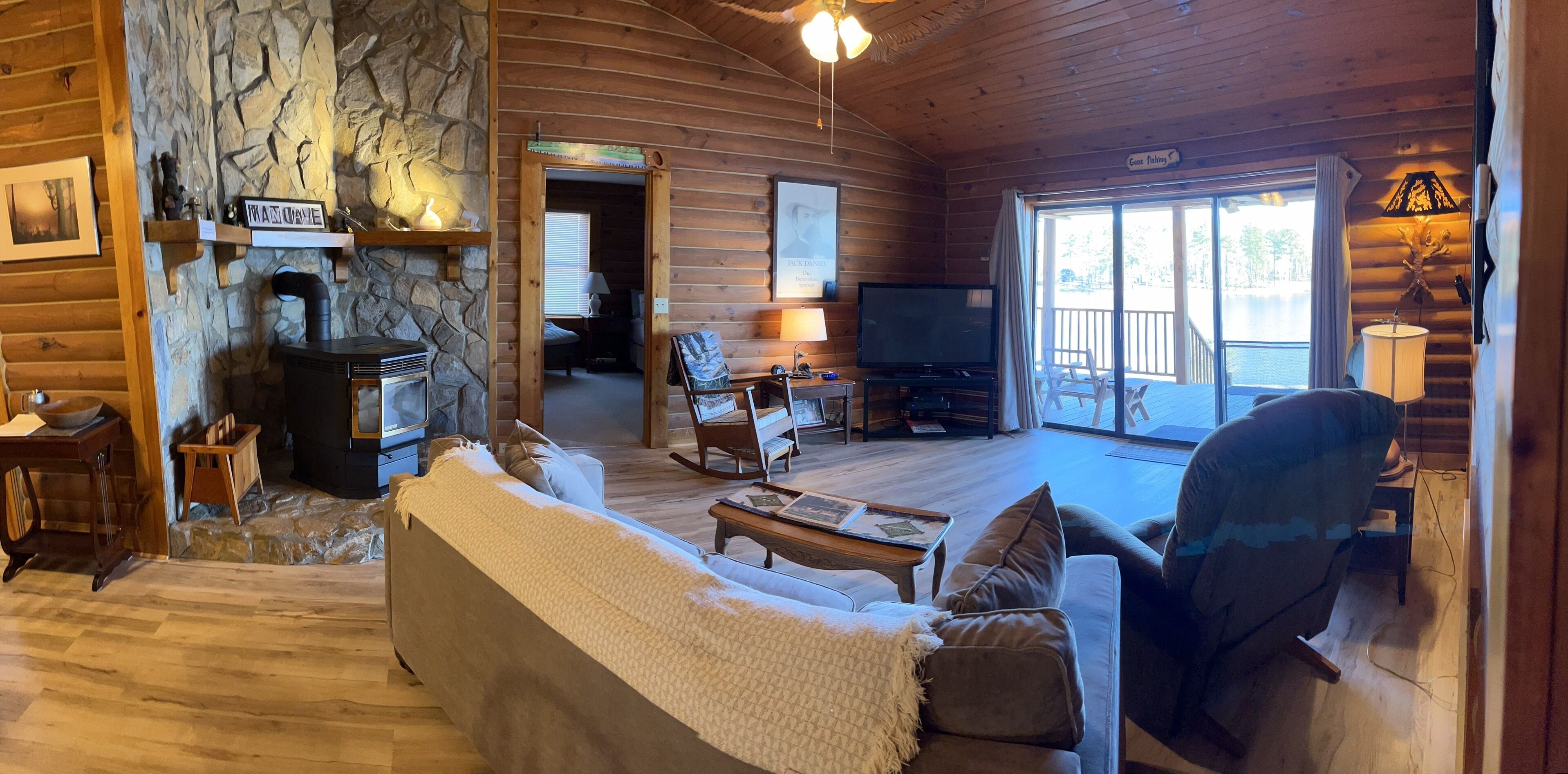 The Perfect Lakefront  Get-Away