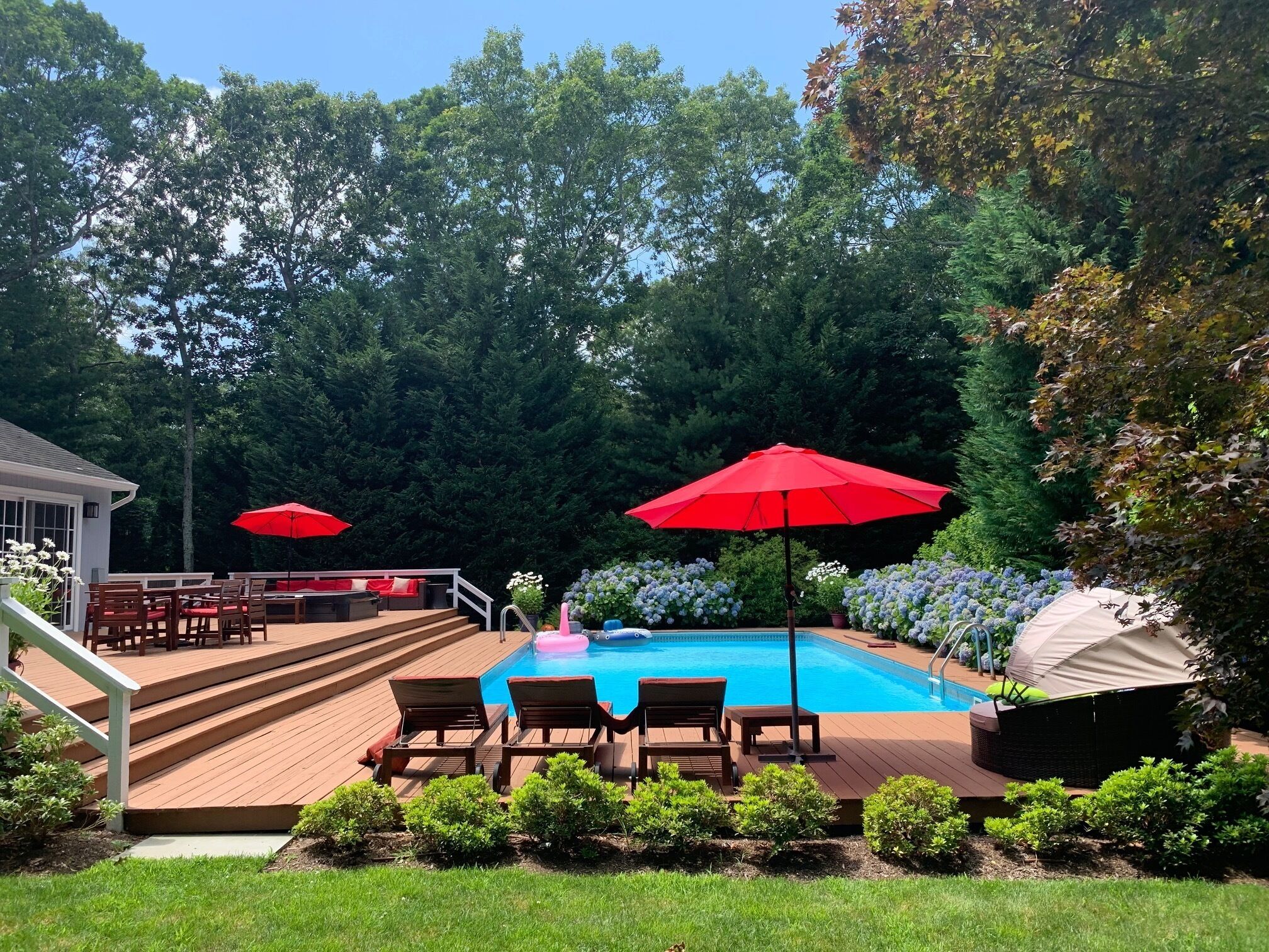 Family Friendly Bright Home With Pool,  Hot Tub, 1 Mile to Bay & Maidstone Beach