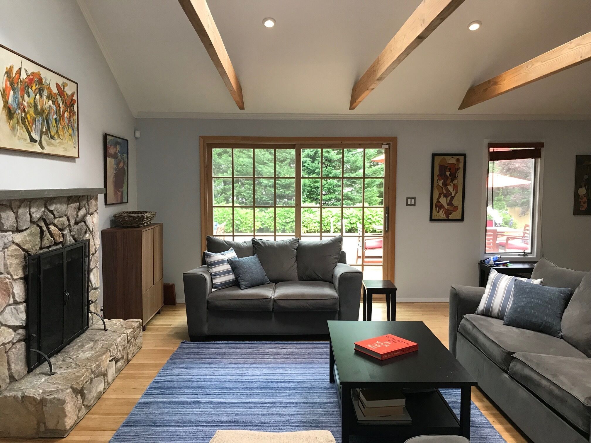 Family Friendly Bright Home With Pool,  Hot Tub, 1 Mile to Bay & Maidstone Beach