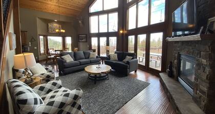 Peak2- Hot Tub, WiFi, Foosball, Garage, AC