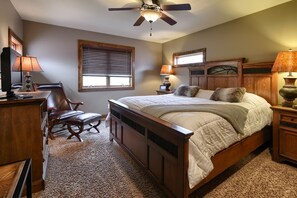 4 slaapkamers, een strijkplank/strijkijzer, reisbedje, internet