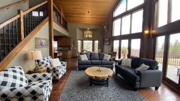 Televisión y chimenea