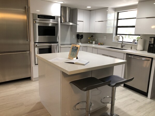 冰箱、烤箱、炉灶、洗碗机