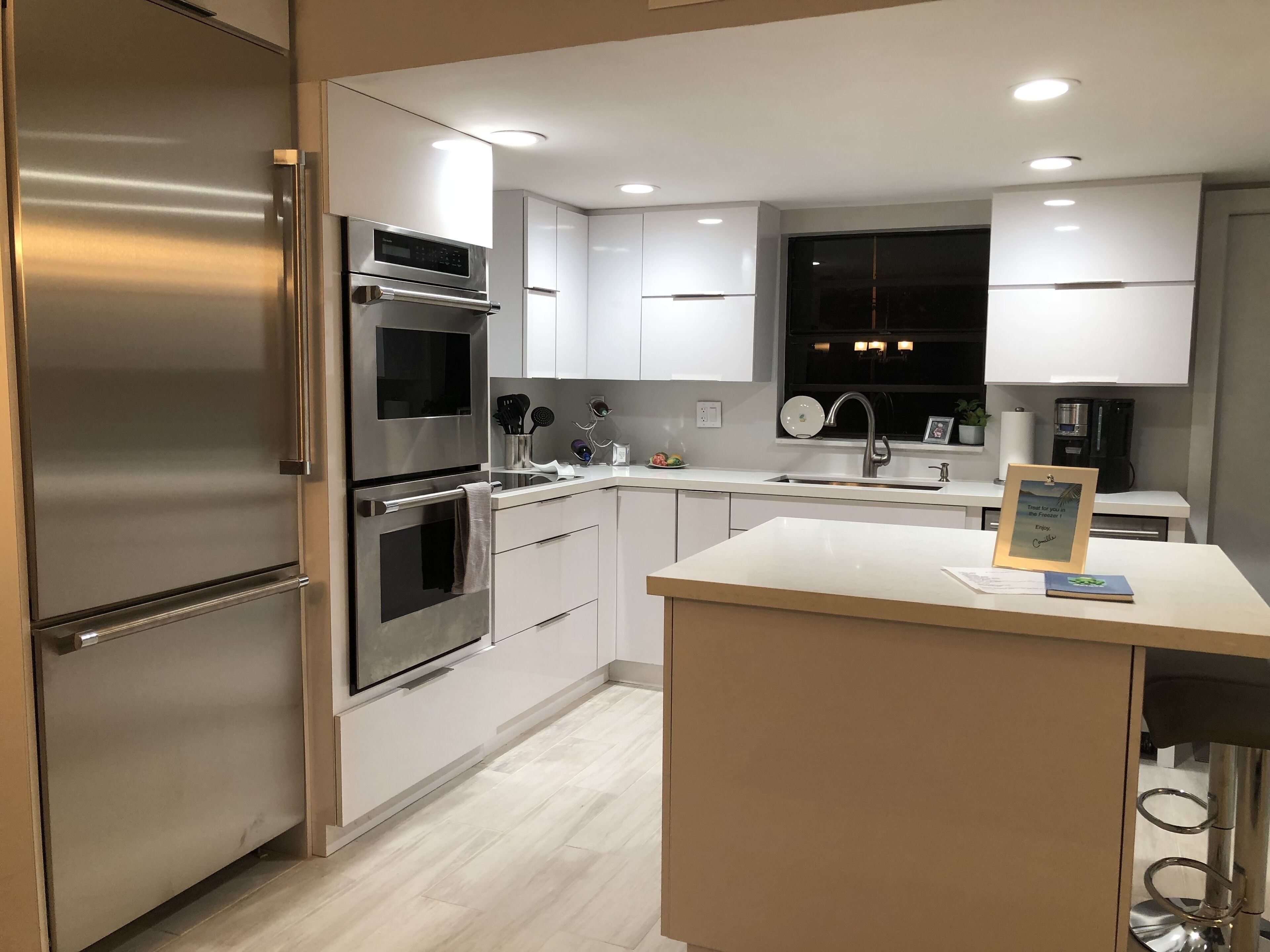 Oceanside Vacation Townhome - Sleeps 11