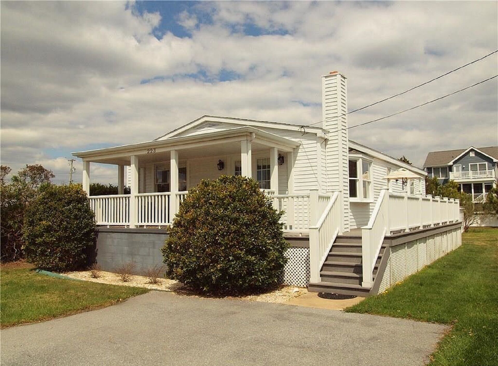 In town Bethany-Three bedroom cottage