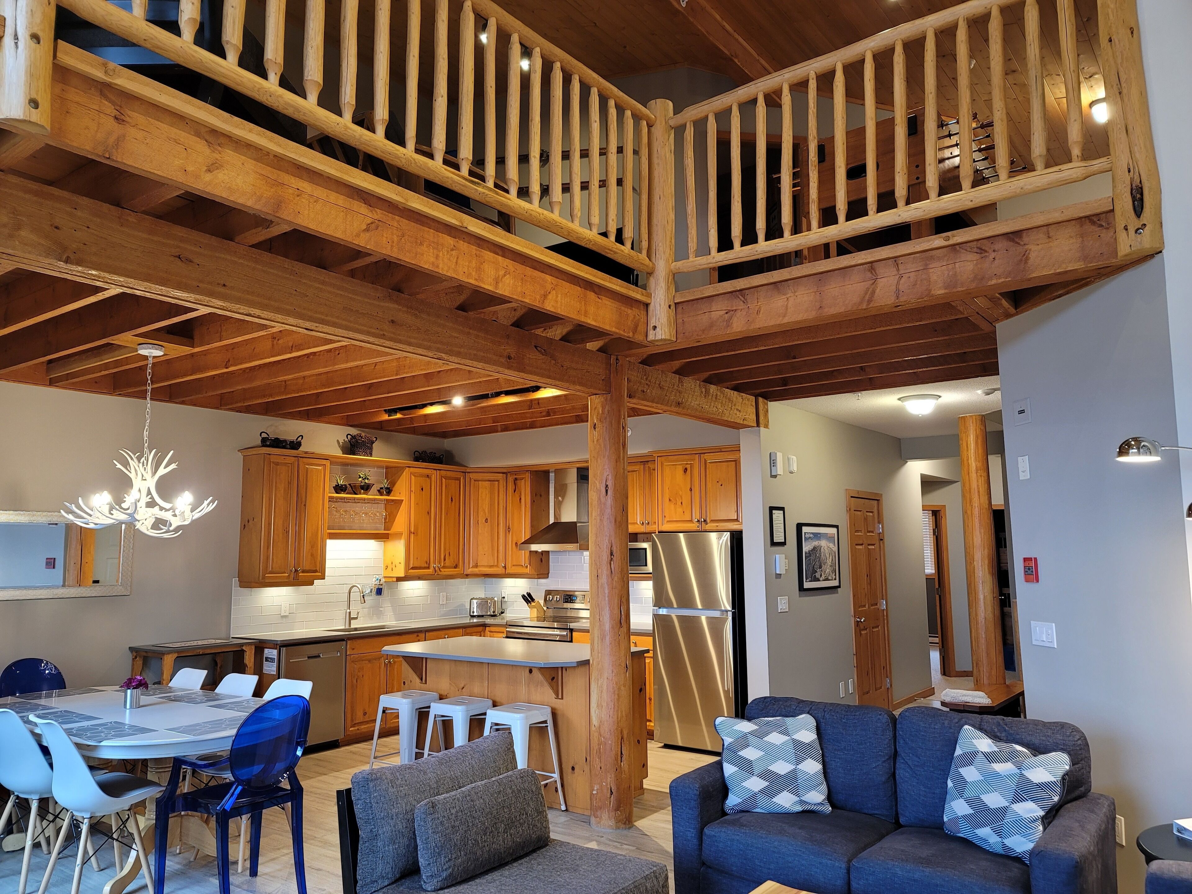 Steps to the Bullet Chair and the Village! Best Location & Private HOT TUB!