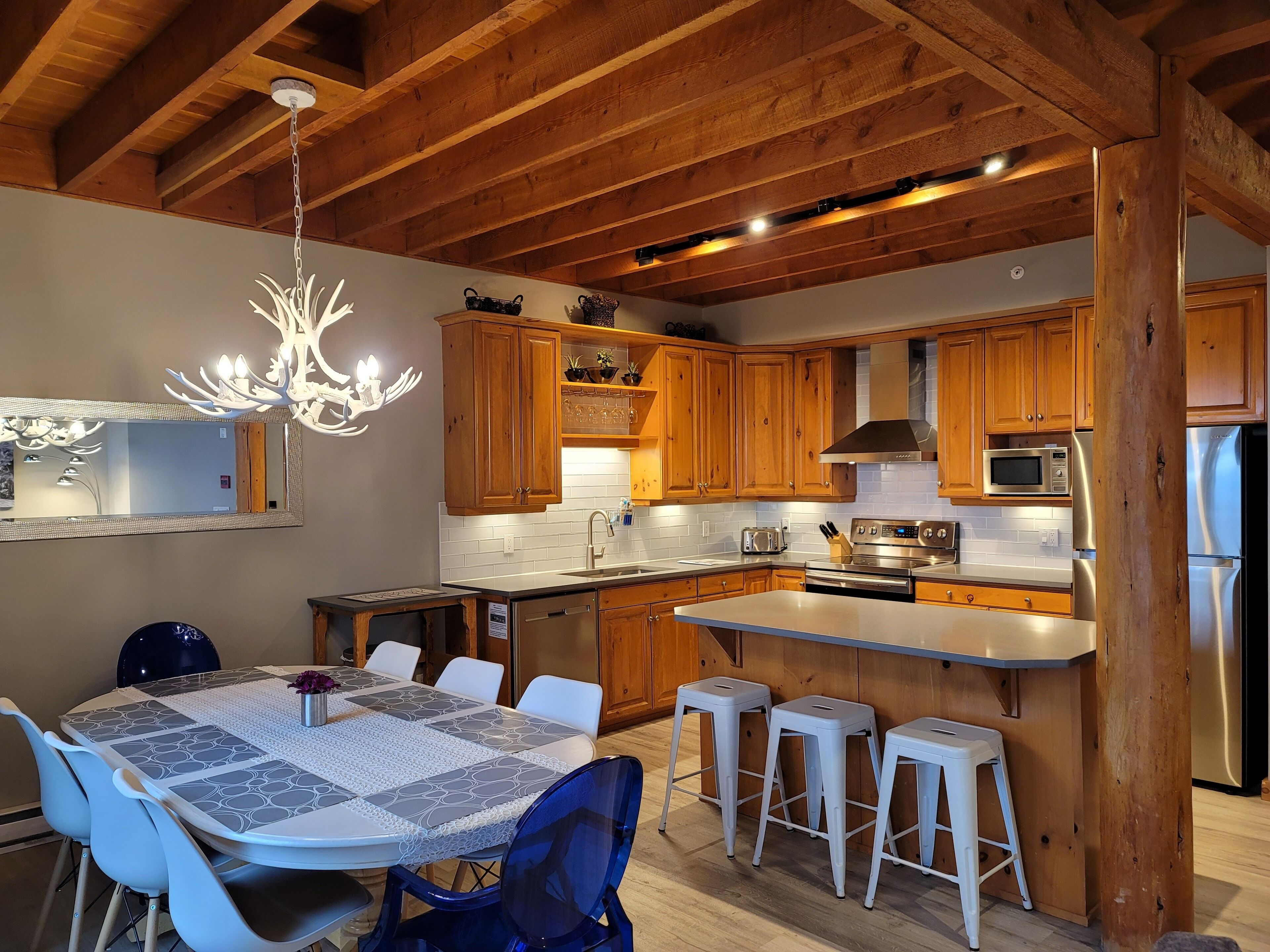 Steps to the Bullet Chair and the Village! Best Location & Private HOT TUB!