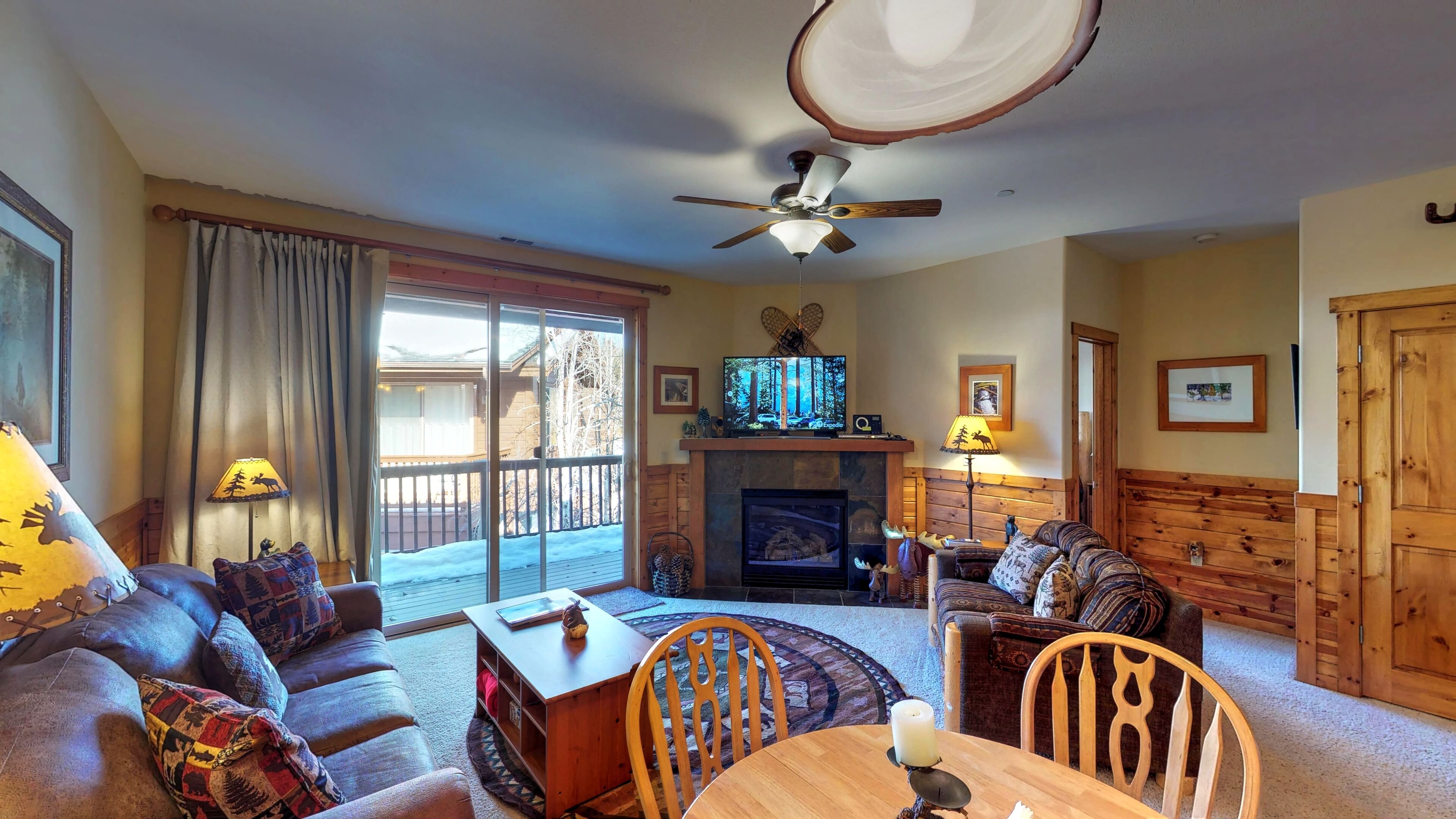 Smart TV, fireplace, DVD player