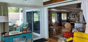 Smart TV, DVD player, books - Waterfront with Private Pier and Tranquil Water views! (Gloucester Courthouse)