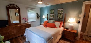 2 bedrooms, desk, iron/ironing board, free WiFi