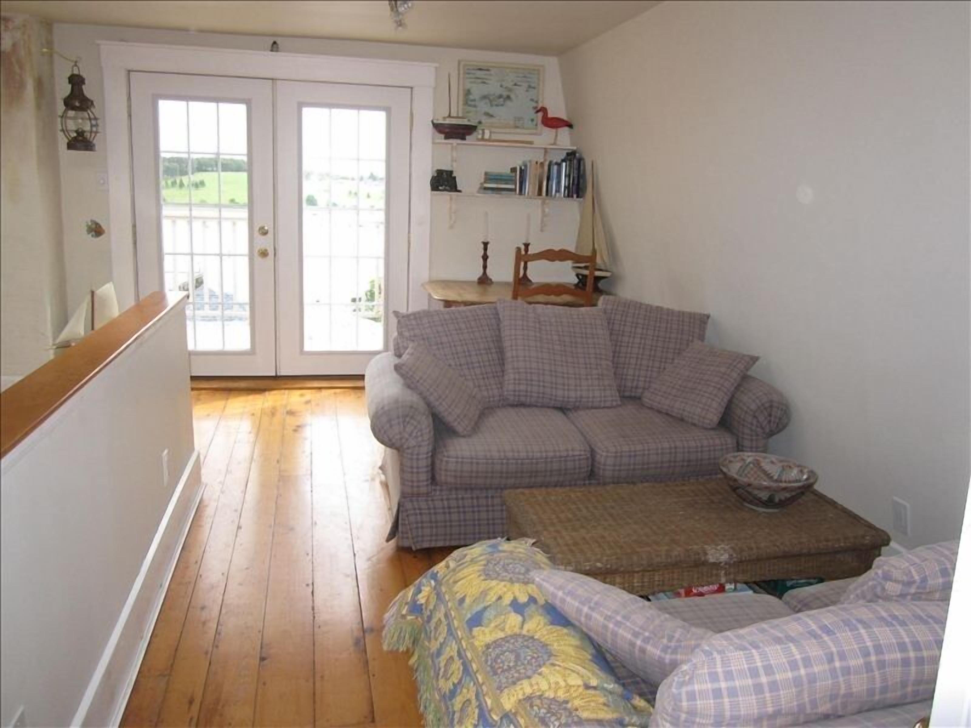 Spectacular sea views overlooking the port of Lunenburg in the heart of the city