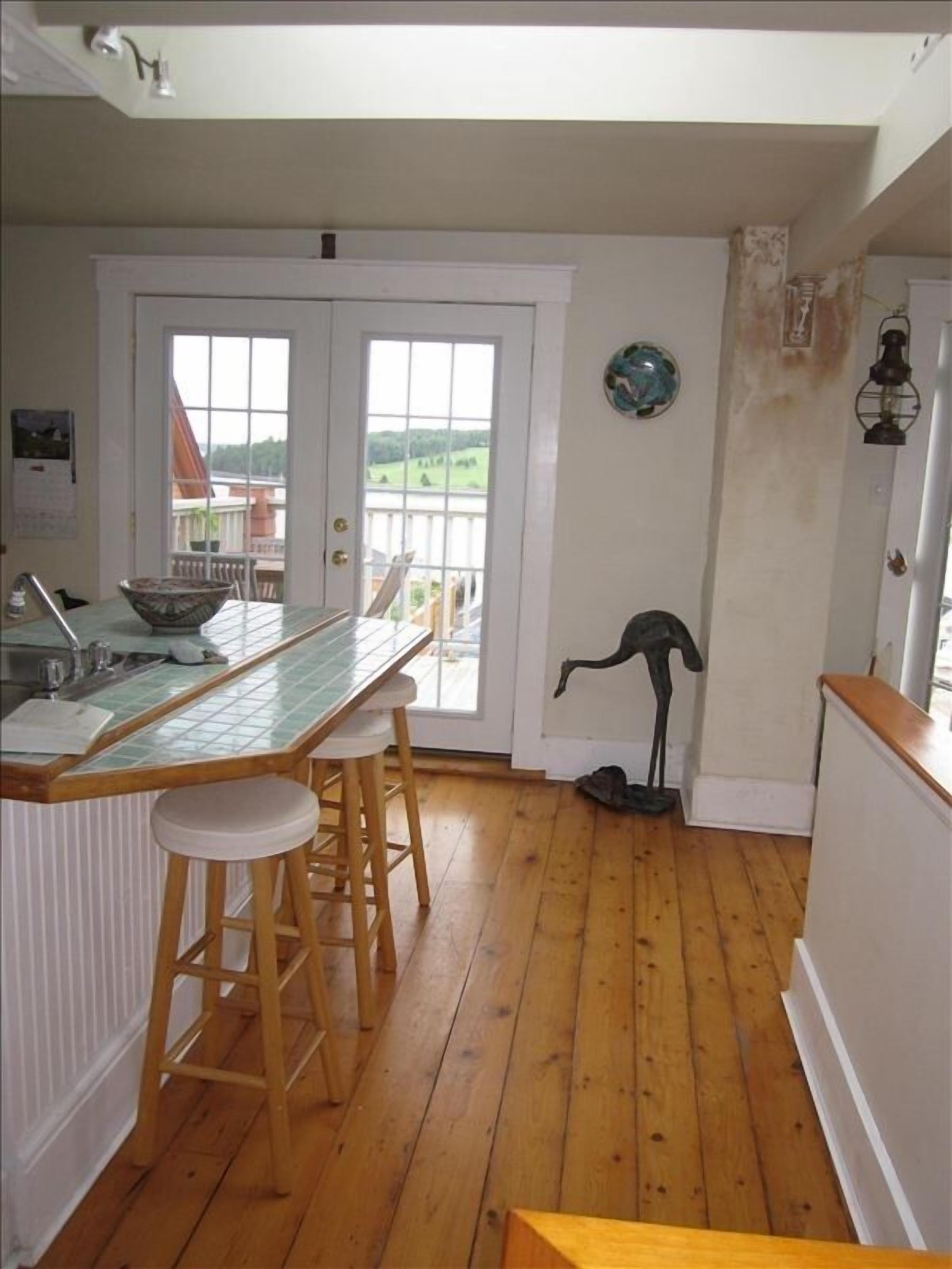 Spectacular sea views overlooking the port of Lunenburg in the heart of the city