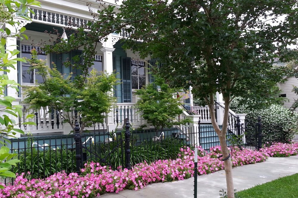 Uptown Enchantment In the Heart of New Orleans is a charming family friendly