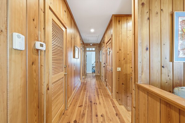 Interior - Seabreeze 4 Pawleys Island Oceanfront W/ Creek dock 6BR/4.5BAS (Pawleys Island)