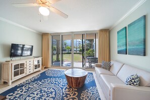 Smart TV - Waterscape B228 ~ 1BR Ground Floor ~ Walk Right Out to the Pool!! (Fort Walton Beach)
