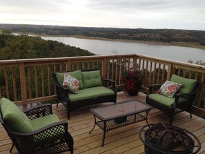 Property grounds - UPDATED Lake House and Spectacular Views And Sunsets Of Flint Hills Near Ksu Ca (Manhattan)