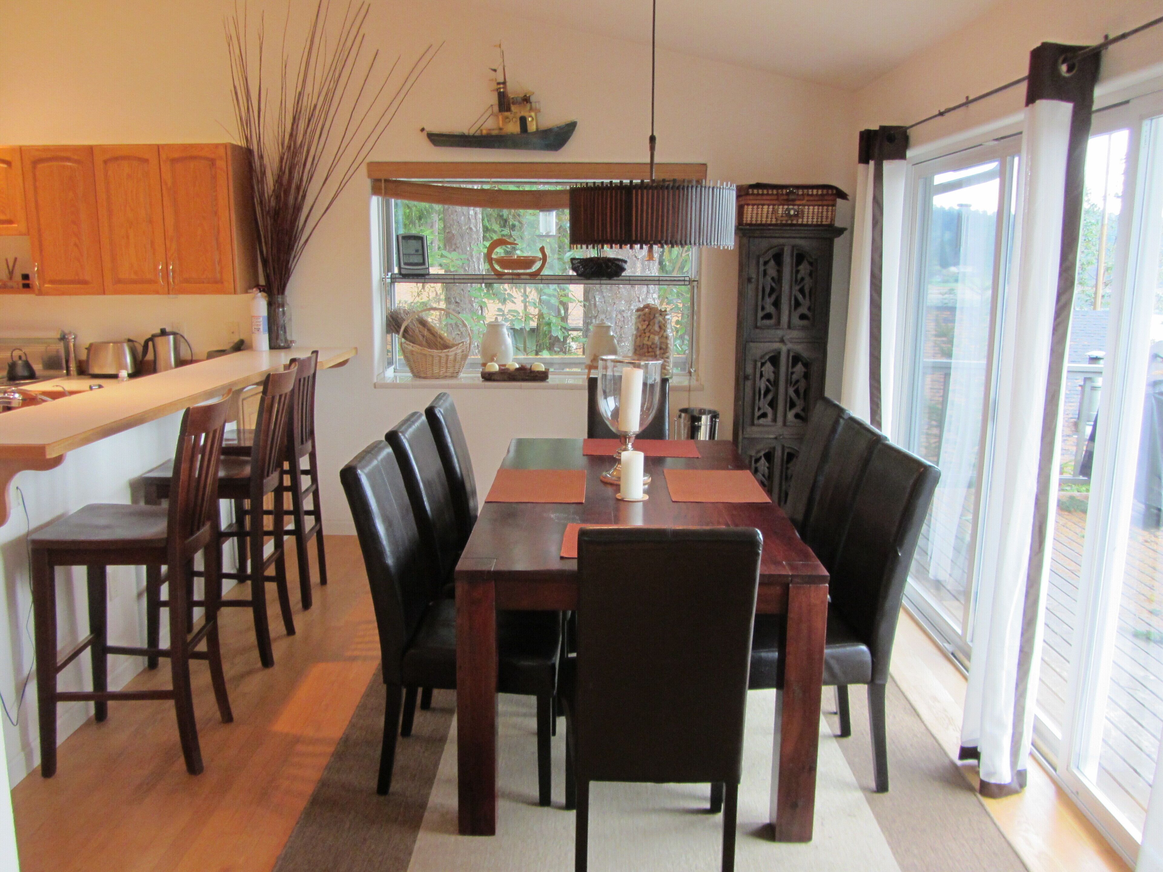 Puget Sound Beach House - Gorgeous Waterfront, Views - Beach Access