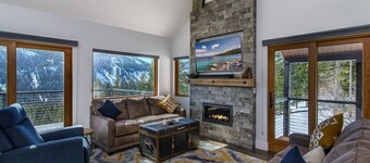 Modern Dog Friendly West Shore Ward Canyon Home Hottub (Summer only) By Tahoe Time VR