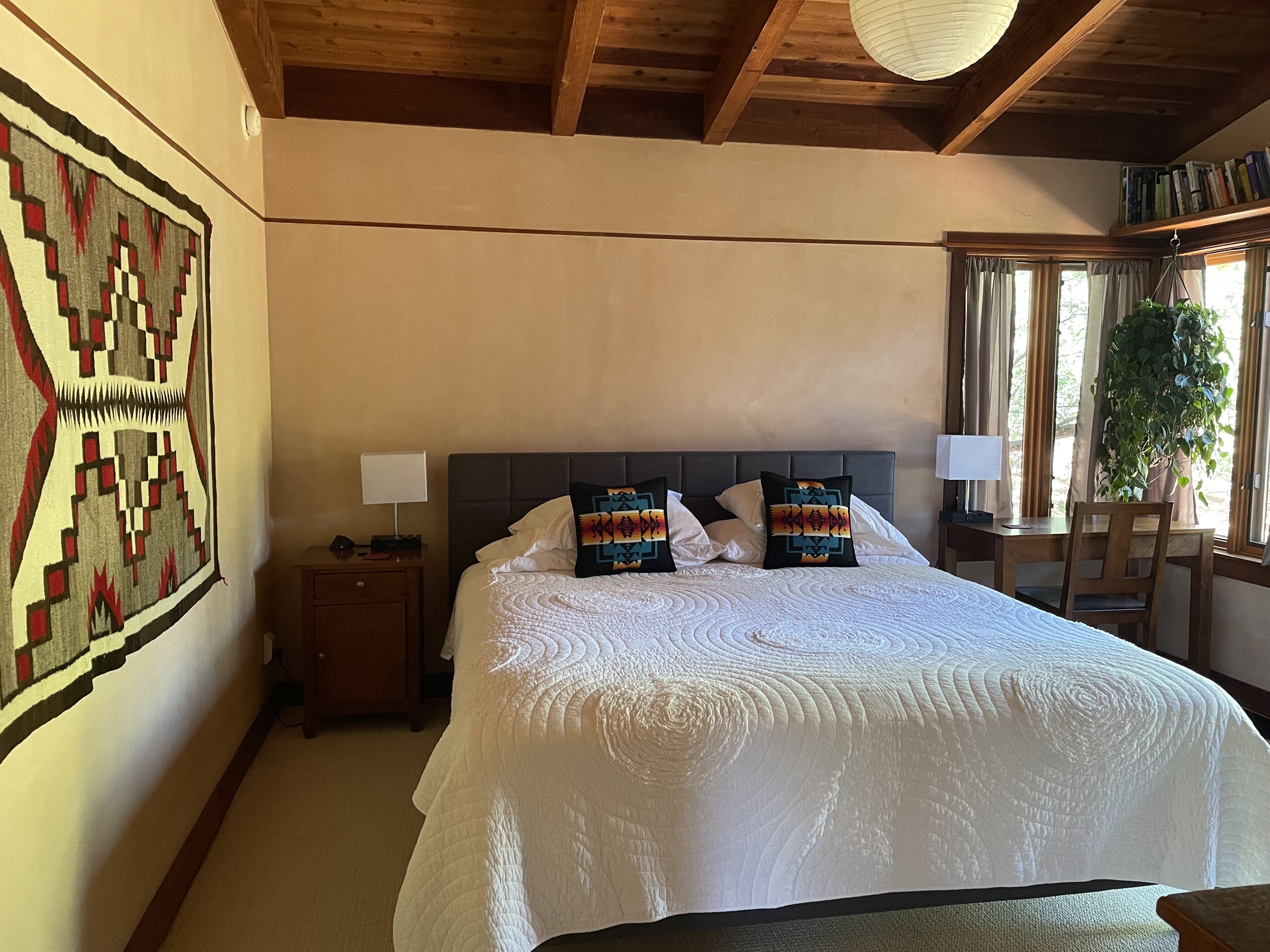 2 chambres, fer et planche à repasser, accès au Wi-Fi (inclus)