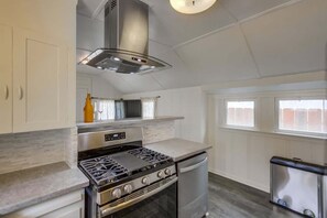 Fridge, microwave, oven, stovetop - Beach Daze 1, beautifully remodeled OB Cottage! (San Diego)