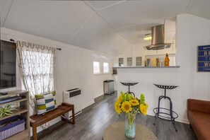 TV, offices - Beach Daze 1, beautifully remodeled OB Cottage! (San Diego)