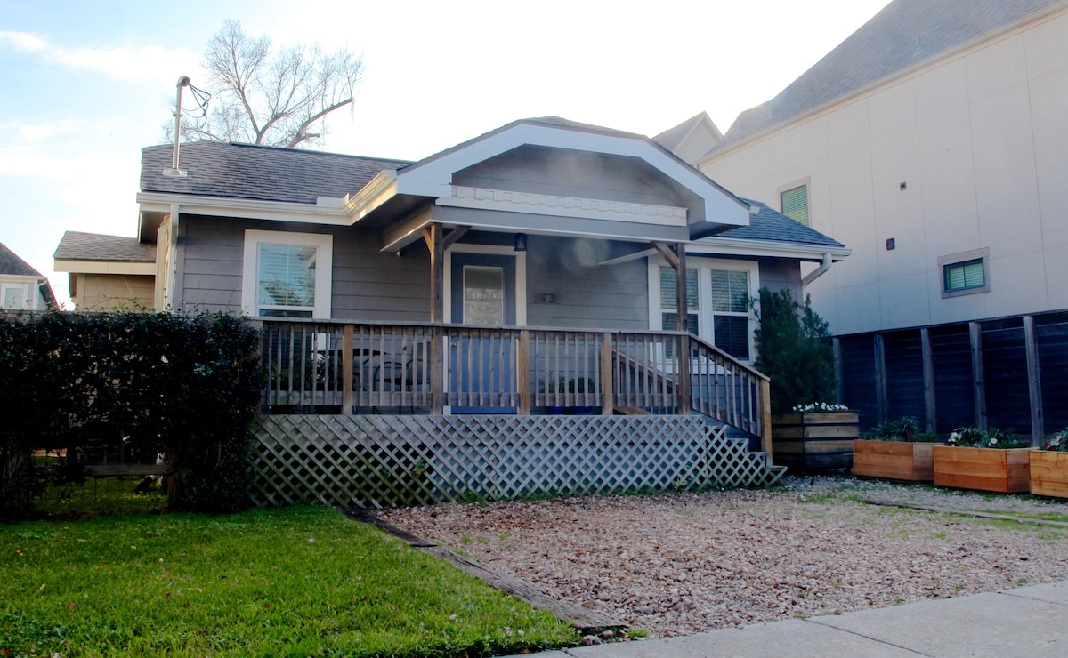 Photo 21 of Retreat in The Heights - Cottage Grove bungalow
