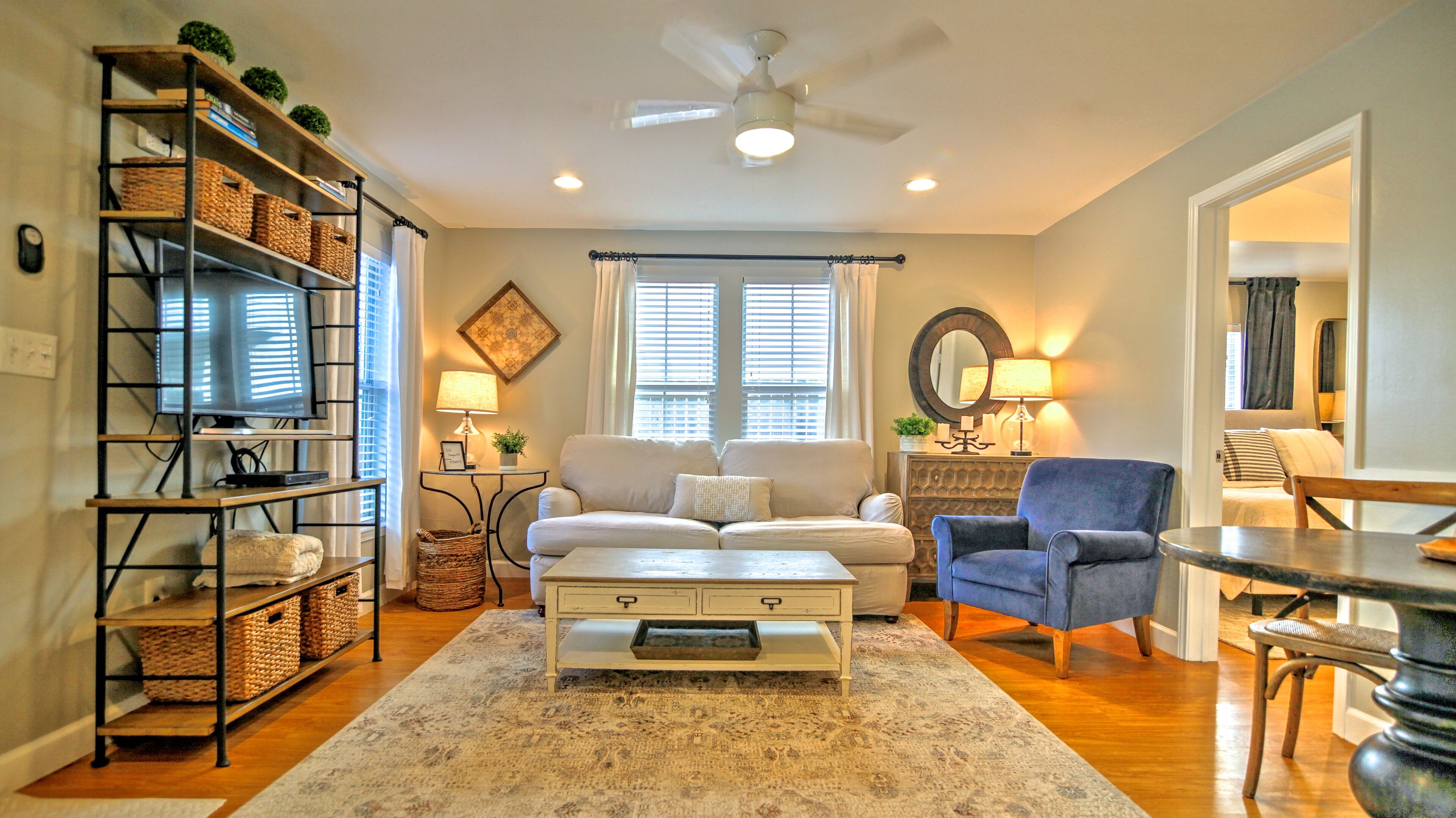 Retreat in The Heights - Cottage Grove bungalow