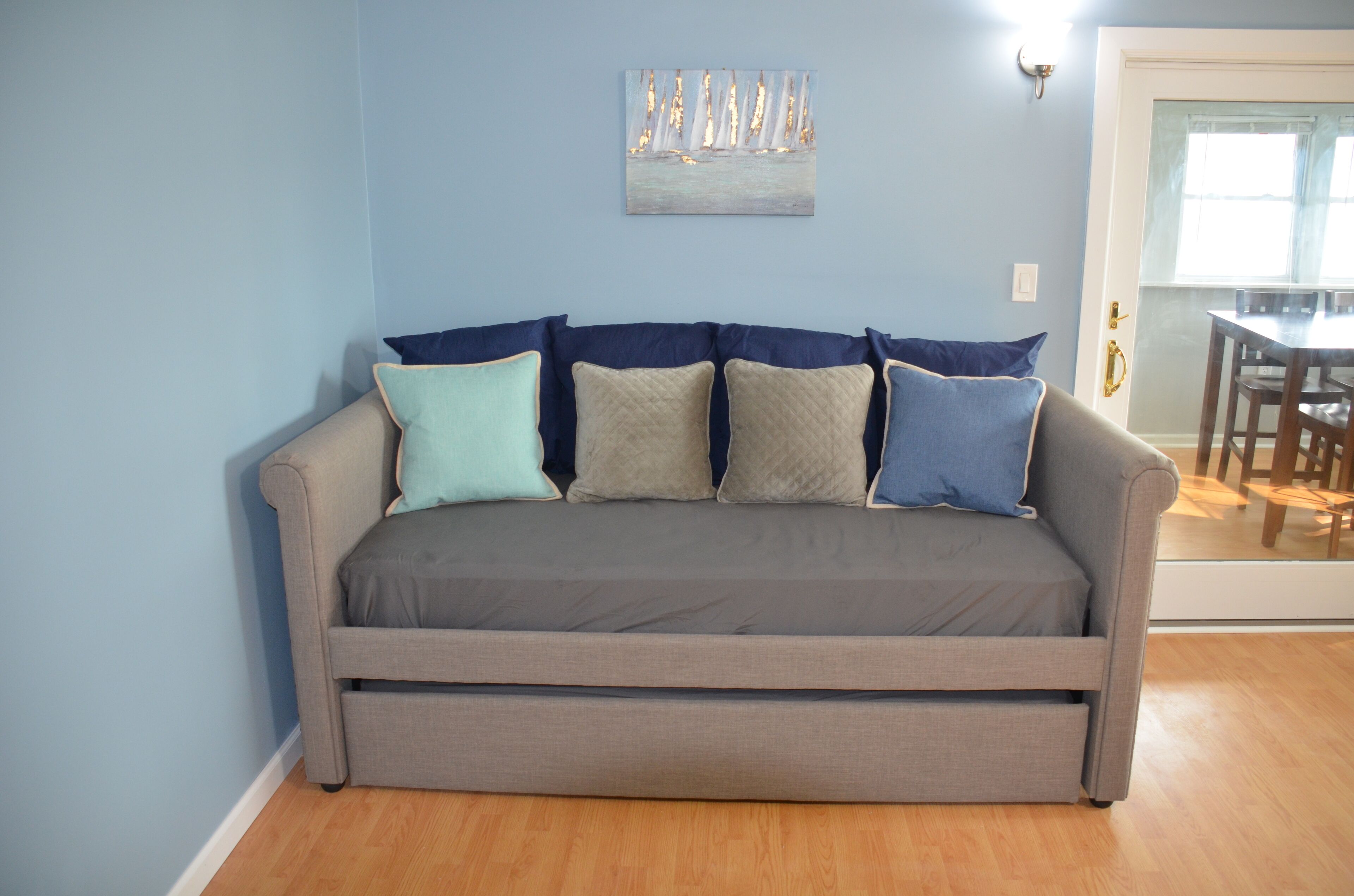 Day Bed with Trundle Bed