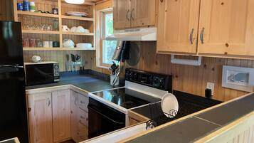 雪櫃、微波爐、焗爐、爐具