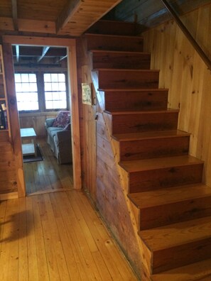 Interior - Cozy, lakeside cottage for your family vacation (Woodstock)