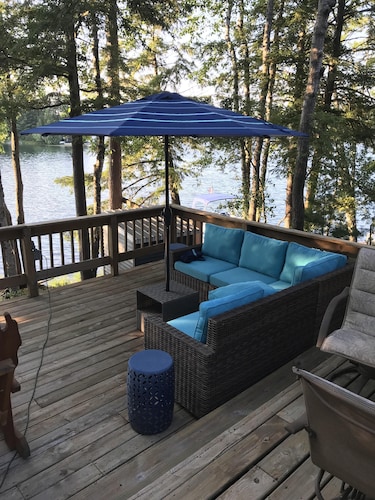 3 Bedroom Lakefront Cottage