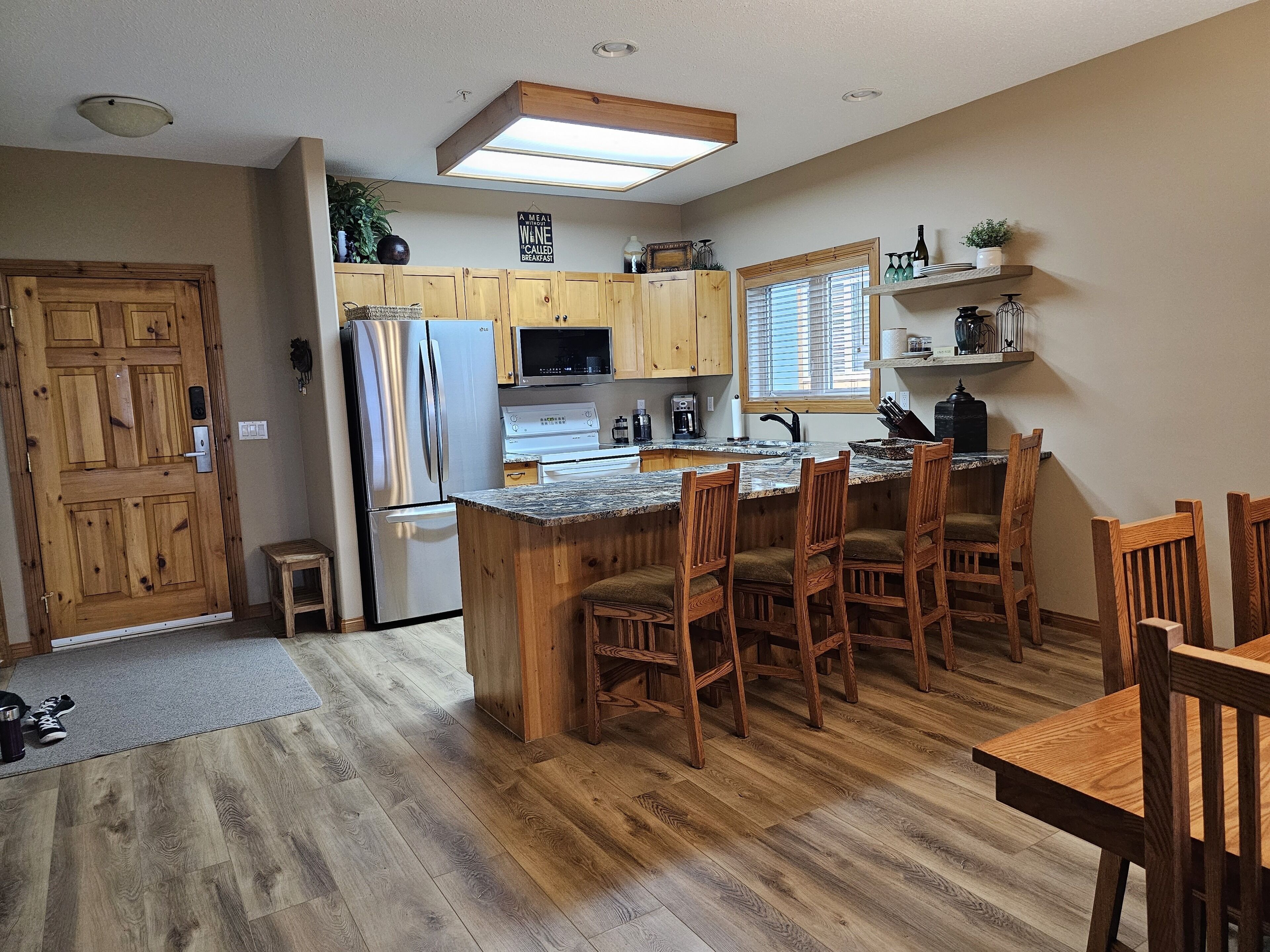 Rest and relaxation at it's best - Luxury Condo with Loft