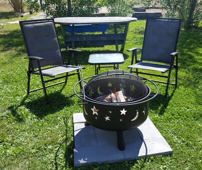 Peaceful Vacation Getaway, Private Yard, Hot Tub, 360 Views Clean & Cozy Cottage