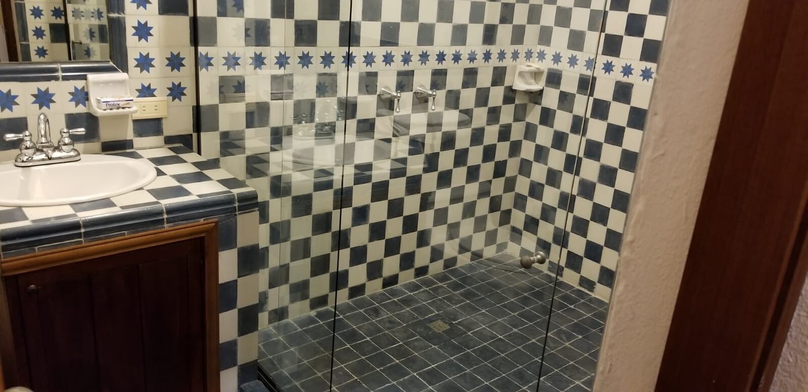 LA VERBENA:FAMILY AND FRIENDS VACATION COLONIAL HOME