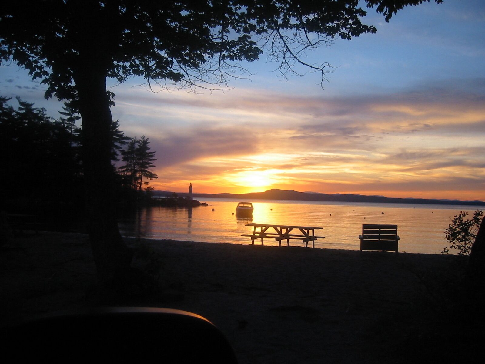 100 / nt discount! Steps to Lake Sebago Beach 