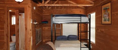 1 bedroom, desk, WiFi, bed sheets