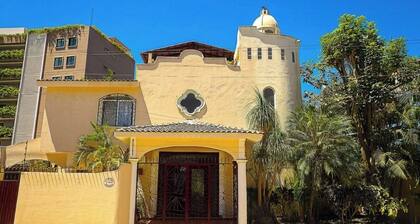 Villa De Vientos: Artistically Designed Private 4BR/BA Villa