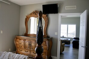 Interior - Corner GULF FRONT Condo | 2 Premium Parking  | Walk to Pier Park | Beach Service (Panama City Beach)