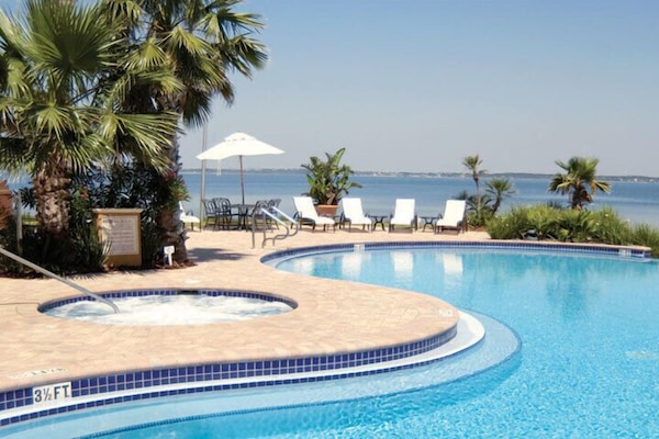 Lifestyle center with pools and jacuzzis