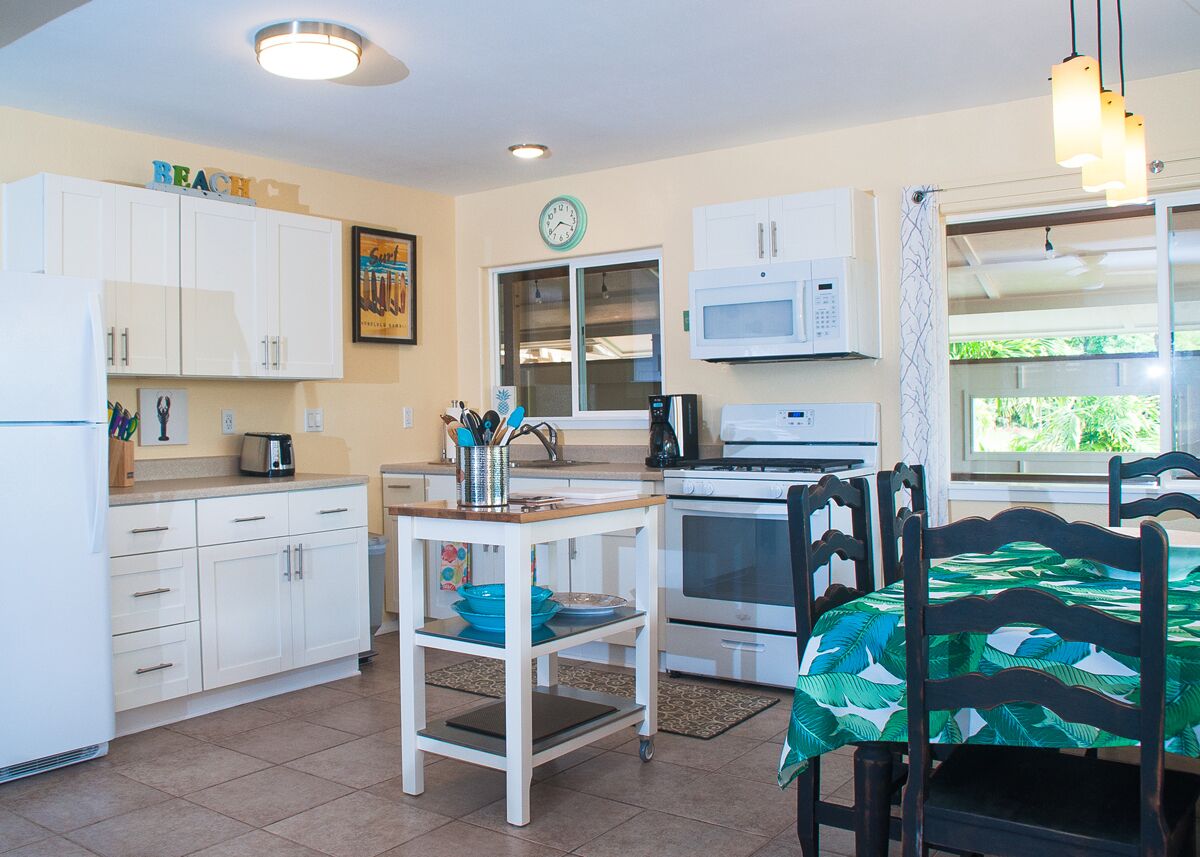   Northshore Pupukea Getaway up the hill from the best beaches on of Oahu