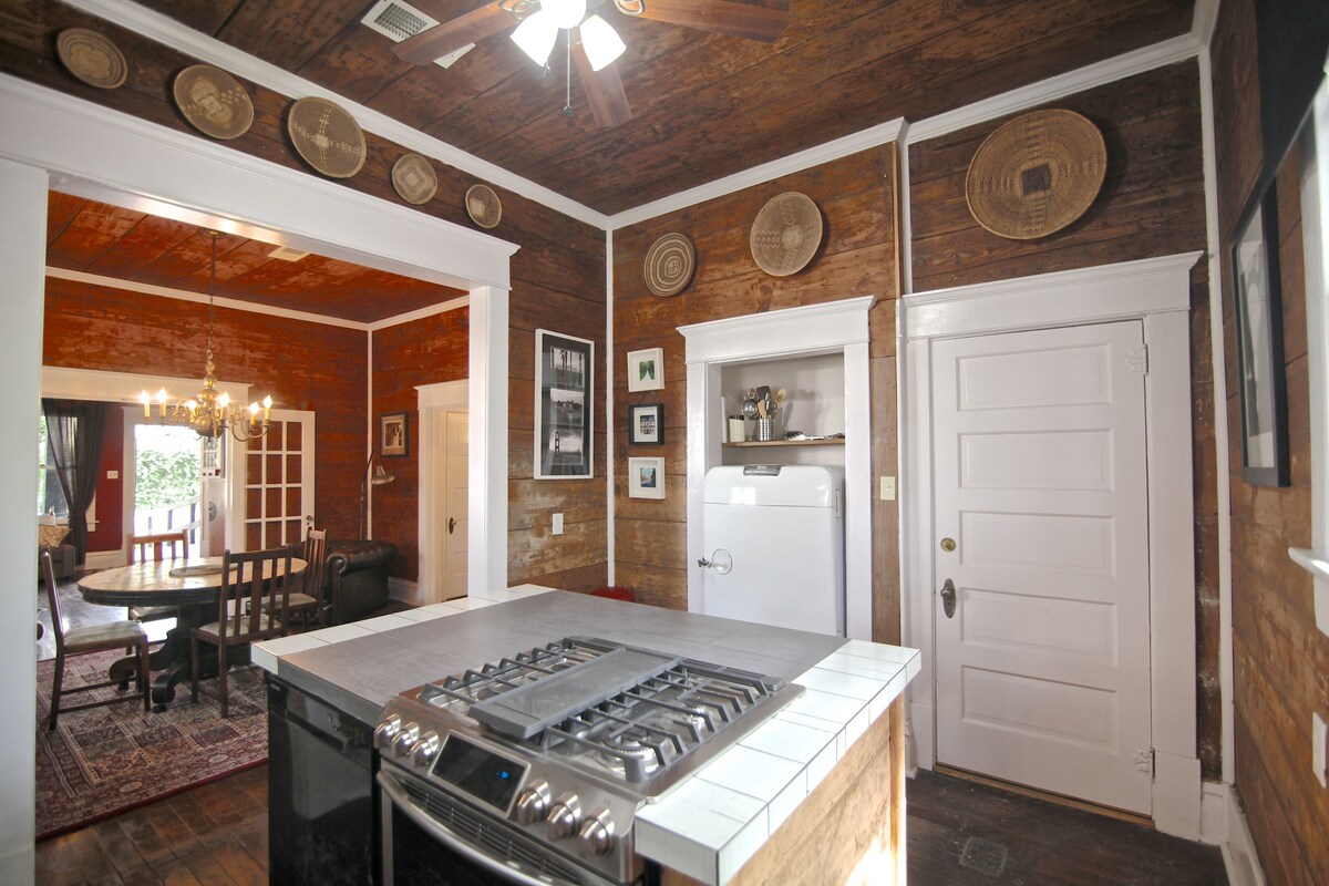 Photo 11 of Quaint 1920's home w/ unique charm.