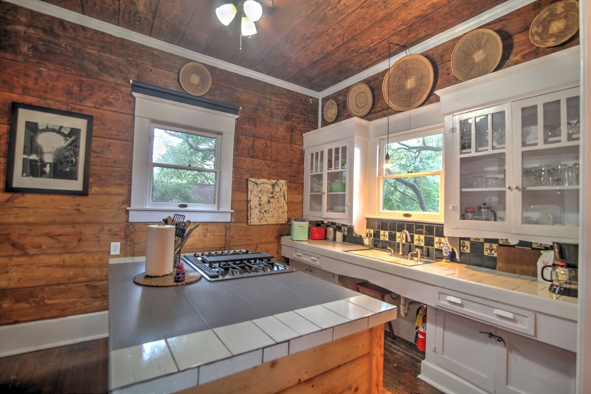 Photo 25 of Quaint 1920's home w/ unique charm.