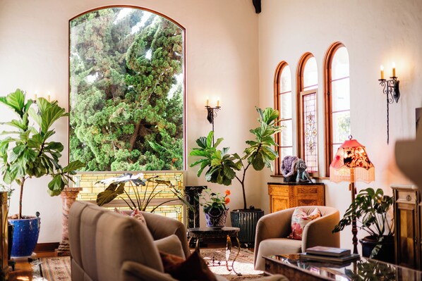 Interior - Spacious Home; Sunsets; Quiet Area in Point Loma, Near Downtown SD & Ocean Beach (San Diego)