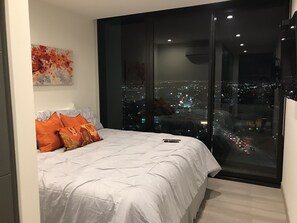 2 bedrooms, iron/ironing board, free WiFi, bed sheets - New 2bed/ 2ba across from Caliente/ Xoloizcuintles Stadium & Casino (Hipodromo)