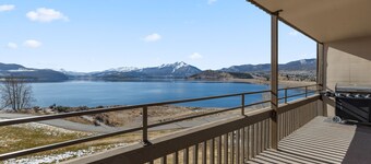 Dillon Lake 2 BR Condo-Pool, Hot Tub, 4 lift passes at Keystone-Breck & Arapahoe