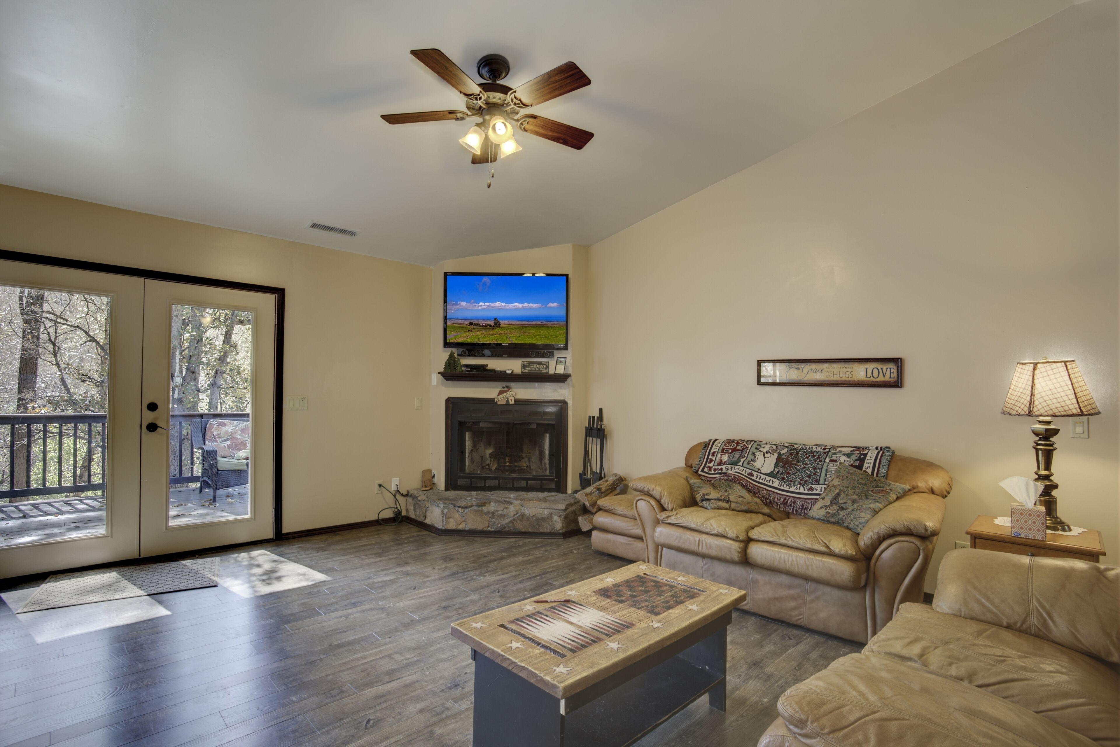 Private, Back to Nature Getaway in the pines of Pine!