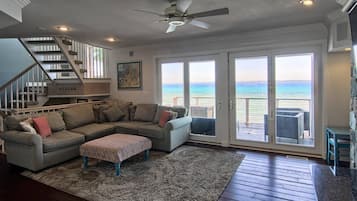 智能电视、壁炉、立体声音响