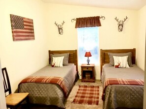 3 bedrooms, desk, iron/ironing board, travel cot