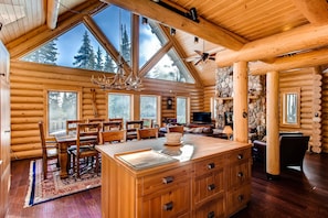 Interior - Discounts! Luxury Log Cabin, Pet Friendly w/Hot Tub, Game Room, Steam Shower - The Claim (Fairplay)