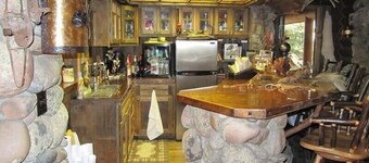 Four Seasons Log Guest House